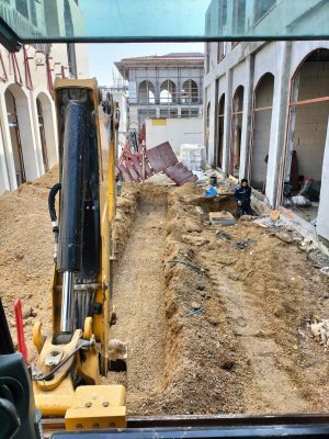 CATERPILLAR 434E BEKO LODER