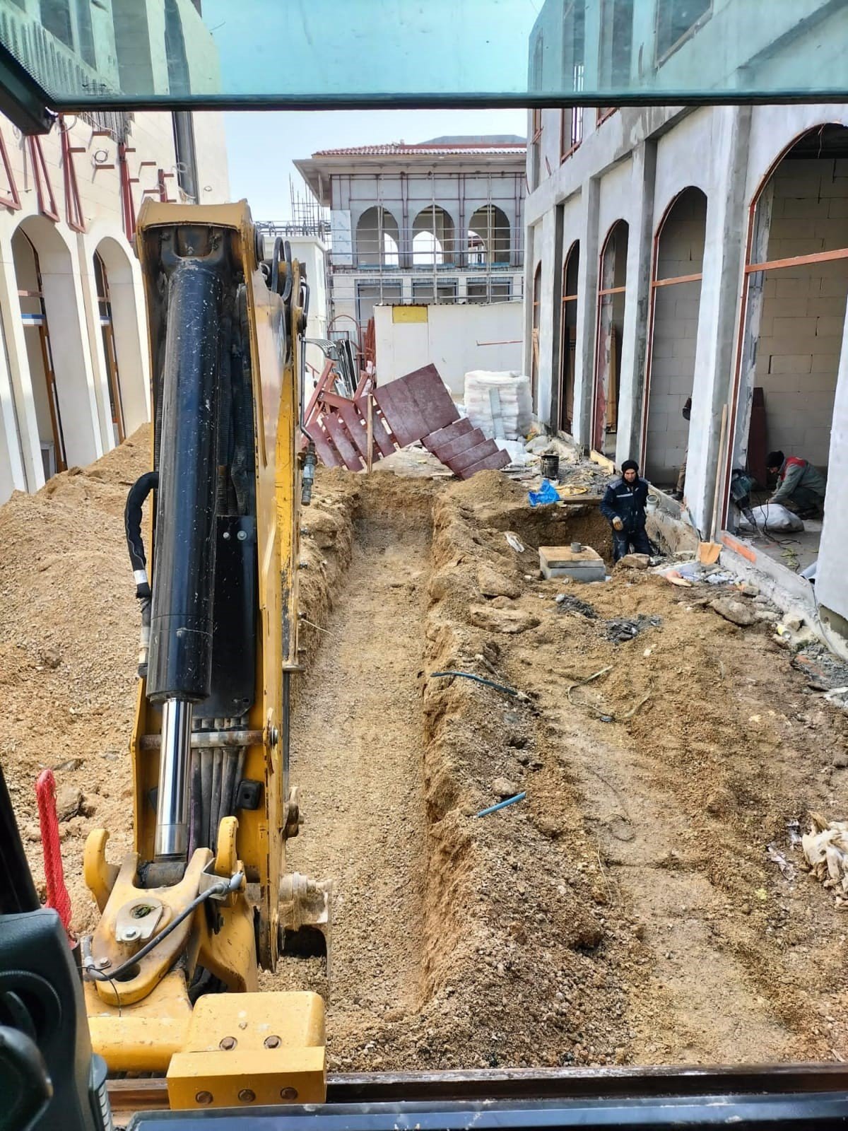 CATERPILLAR 434E BEKO LODER